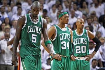 2008年NBA总决赛G6：凯尔特人131-92大胜湖人，加冕队史第17冠