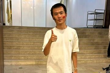 中国球迷骑行1.3万公里历时半年，只为见C罗并获签名与合影