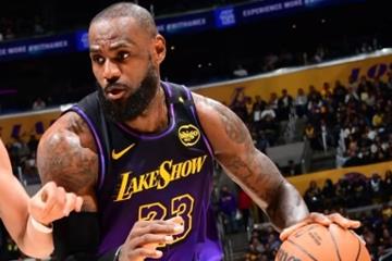 25日NBA前瞻：詹姆斯能否复仇魔术？威少冲击加内特得分纪录