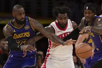 4月1日nba比赛综述：詹姆斯关键封盖助湖人险胜火箭，哈登抢断里程碑快船胜魔术