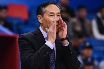 CBA季后赛：许利民用人决策遭前国手质疑，末节换人成输球关键