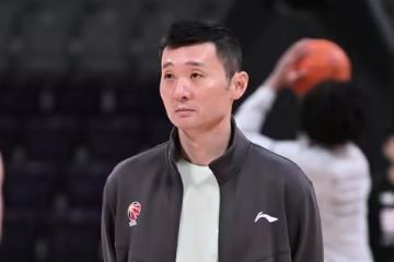 10人出战与辽宁G2！刘炜：齐麟确定缺席阿不都颈椎被撞无法移动