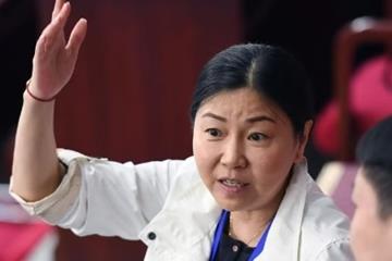 周继红再担重任当选泳协主席，助力游泳事业新辉煌