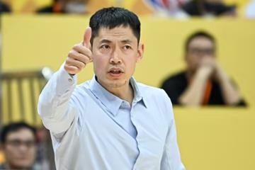 CBA今夏首笔重磅转会！贾磊爆料：张庆鹏接近出任北控男篮主帅