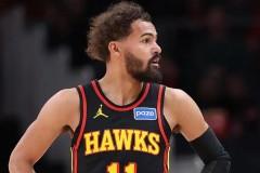特雷杨与老鹰商讨交易中，赛季表现为场均19.3分8.9助攻