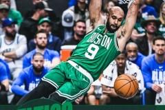 NBA常规赛，凯尔特人客场110-100击败独行侠，布朗33分11篮板，弗拉格独得36分仍难救主