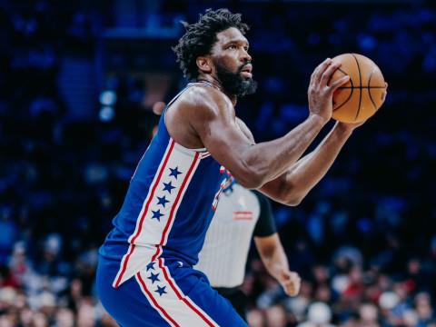 NBA常规赛，76人vs湖人首发名单预测，里夫斯复出后能否迅速调整状态