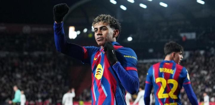 亚马尔谈童年趣事，小时候没钱买游戏机，与朋友一起玩宝可梦卡片