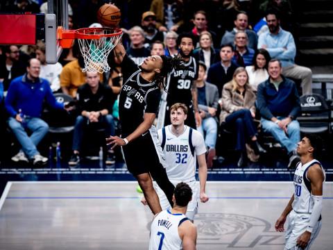 NBA常规赛马刺vs湖人伤病名单，东契奇左大腿酸痛出战状态不确定