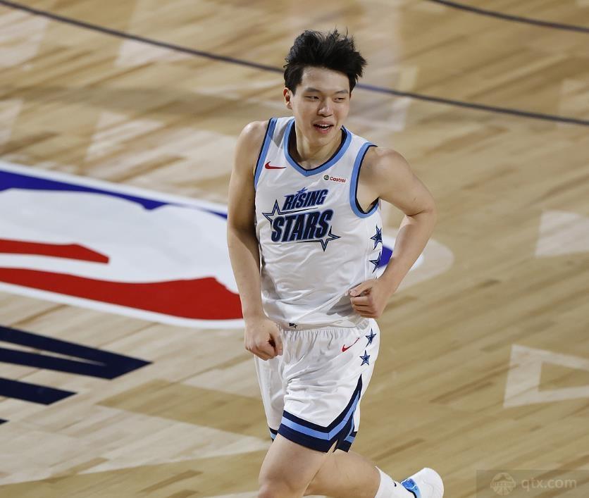 杨瀚森全明星砍下10分