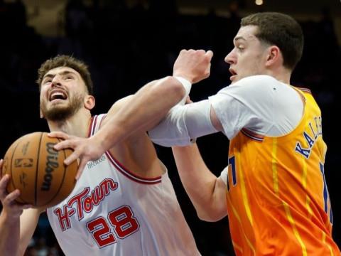 NBA常规赛火箭vs尼克斯，亚当斯缺席麦克布莱德