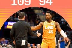 NBA常规赛，骑士主场109-94击败尼克斯，米切尔23分哈登20分4助