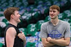NBA官网公布最新一期新秀排名，克尼佩尔反超弗拉格