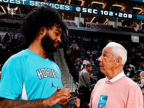 NBA常规赛，独行侠vs黄蜂伤病名单更新，弗拉格出战可能性较低