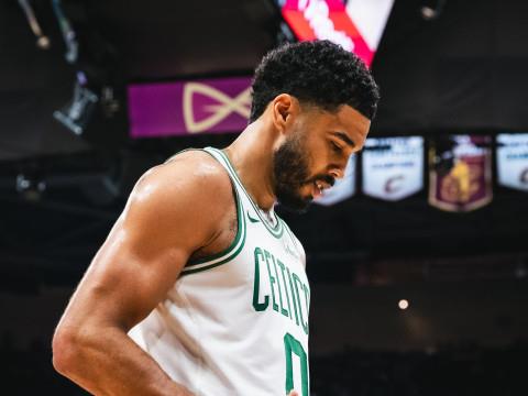 NBA常规赛，凯尔特人vs马刺伤病名单更新，普里查德颈部扭伤出战成疑