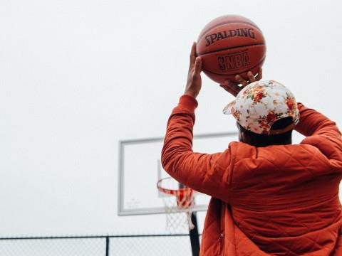 北京男篮官宣：NBA三冠中锋麦基注册完成，有望迎战四川首秀