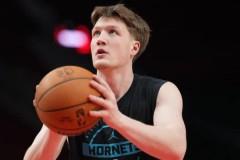 NBA新秀榜最新排名公布，克尼佩尔蝉联榜首