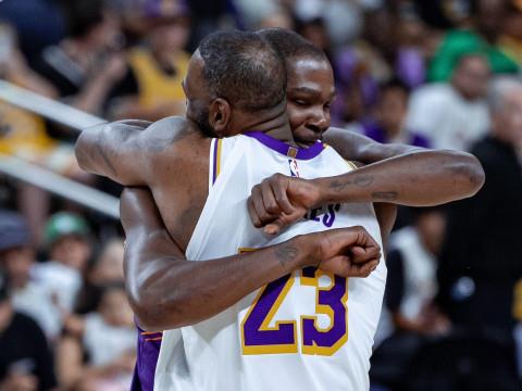 NBA常规赛湖人VS火箭，詹姆斯杜兰特第30次交手，杜兰特11胜19负，东契奇近5场场均38.2分