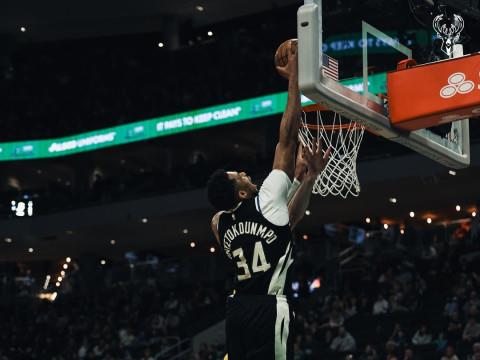 3月18日，NBA常规赛骑士vs雄鹿首发名单预测，字母哥出战状态解析