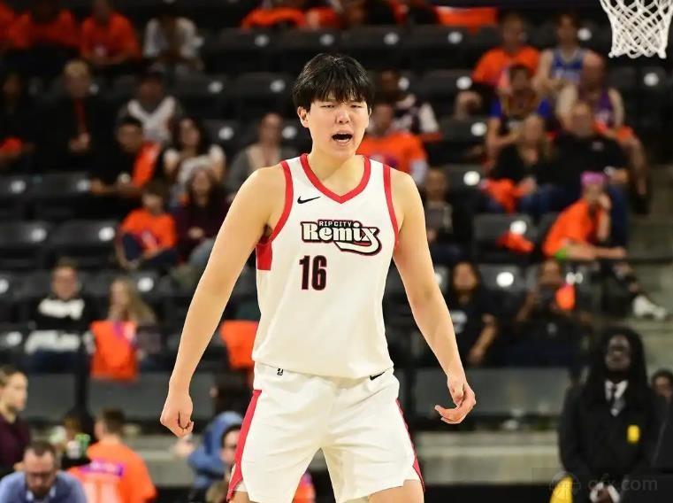 杨瀚森G联赛27分钟拿8分3板3助