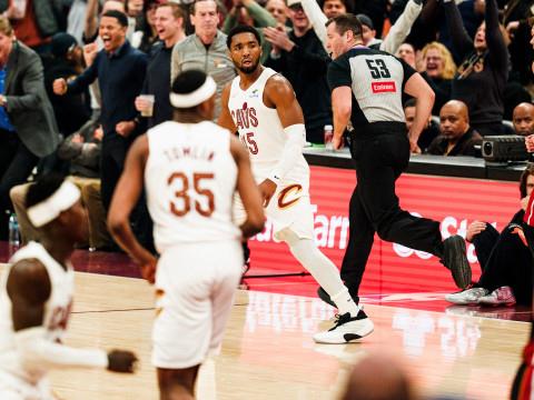 NBA常规赛完整版录像回放，热火vs骑士全场回放（3月26日）阿德巴约17 10 7率队止住五连败