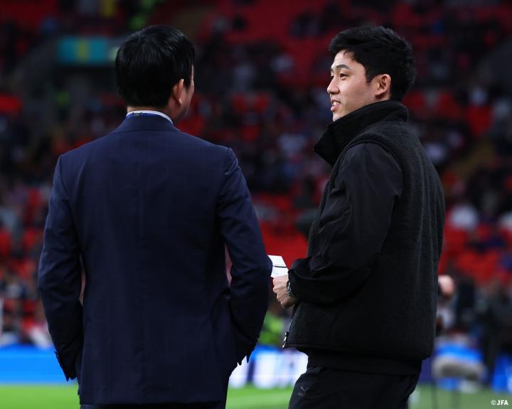 因伤缺阵，远藤航和南野拓实现身温布利观看日本vs英格兰比赛