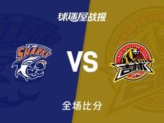 CBA常规赛，上海111-72大胜吉林，闫鹏飞贡献21分7篮板1助攻